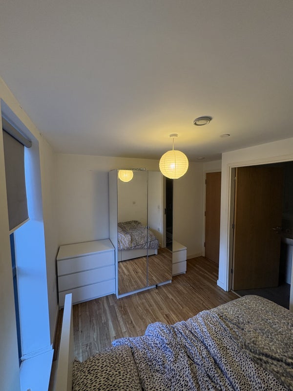 Room Bouverie Court in Leeds