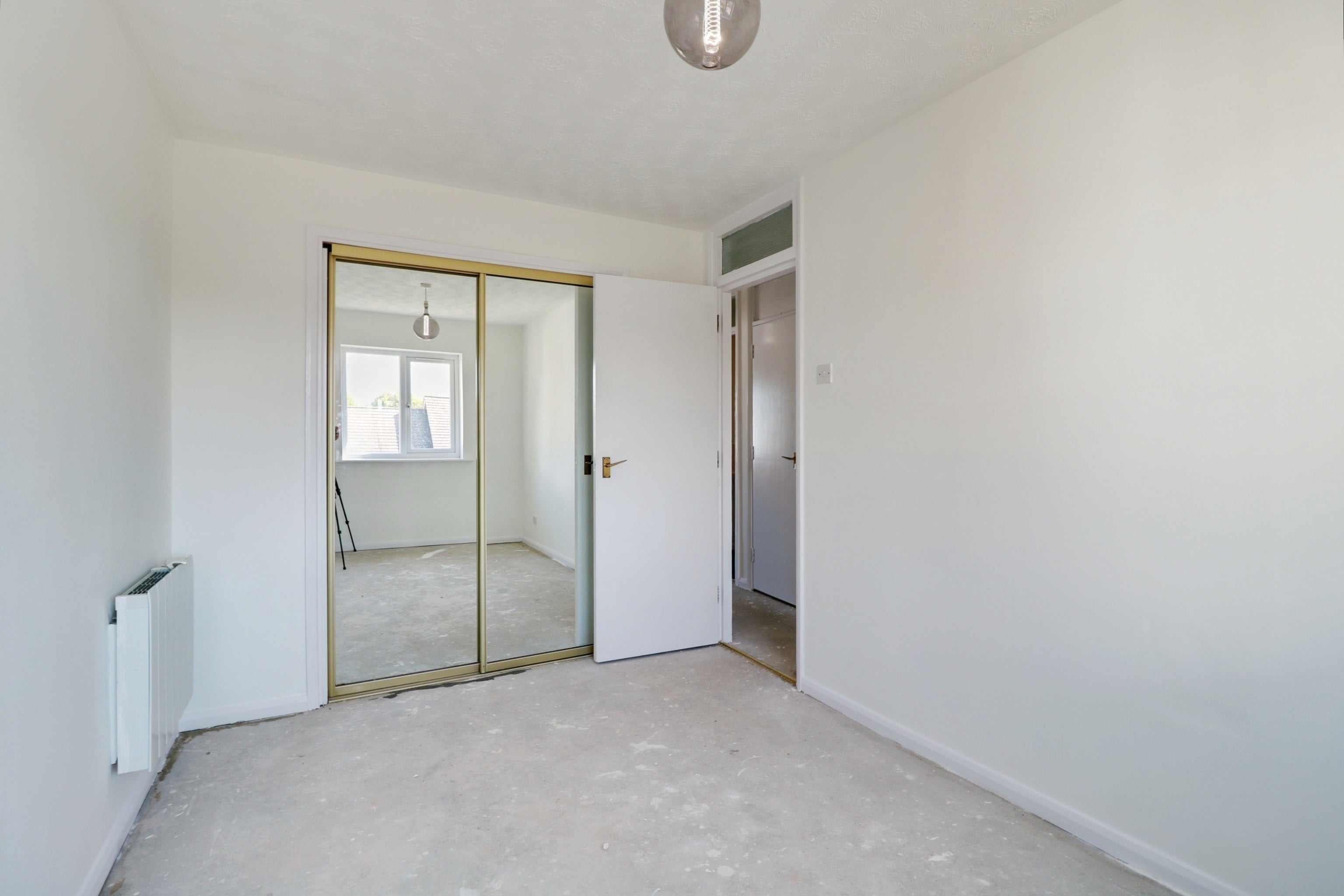 Flat Waterville Drive in Basildon