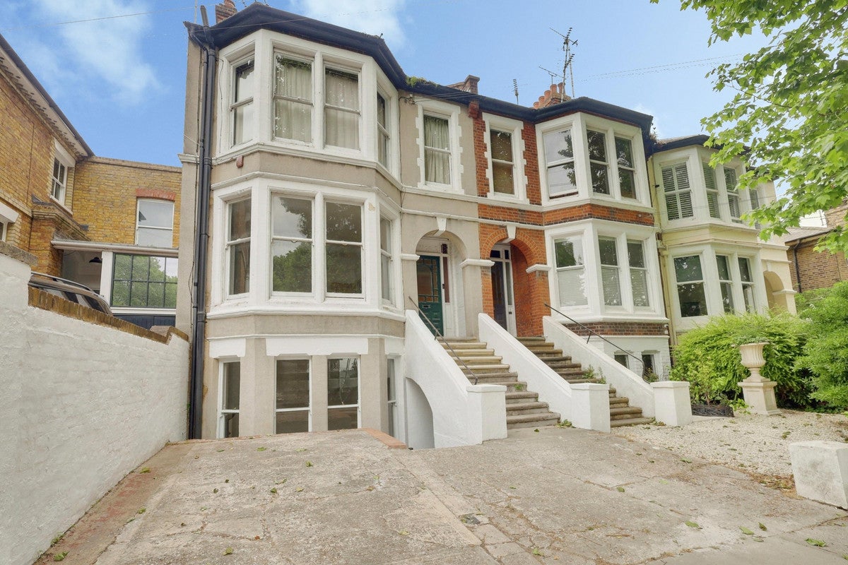 Flat York Road in Southend-on-Sea