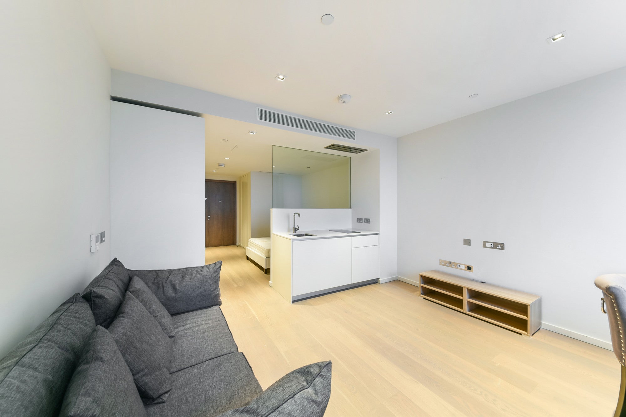 Flat Hatfields in Greater London