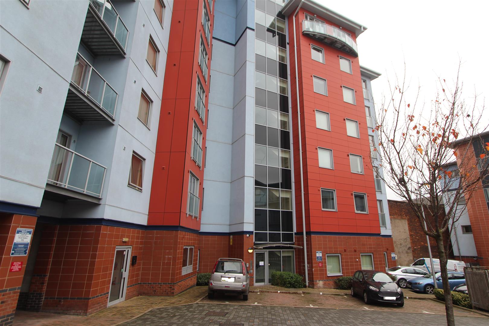 Flat Art Court in Walsall