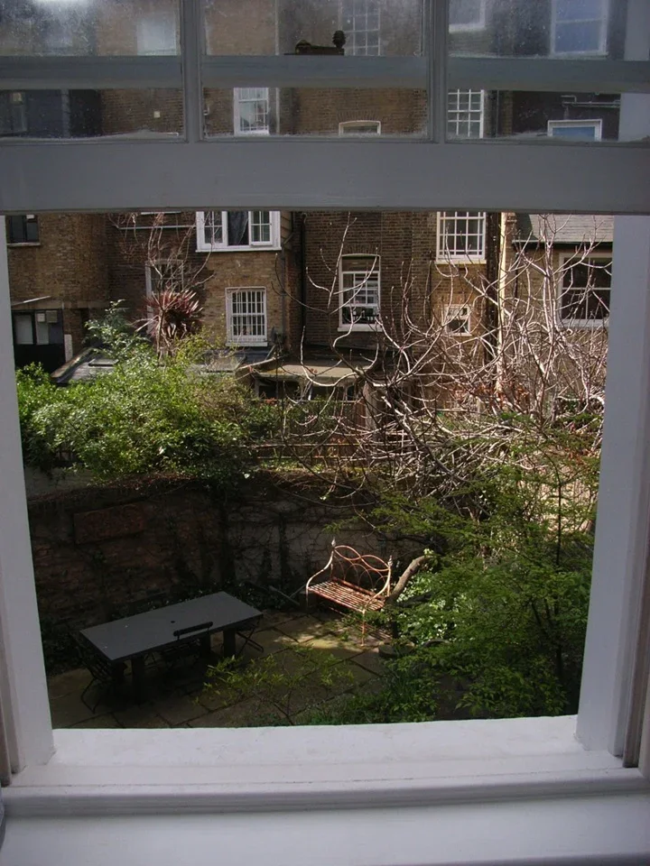 Flat Warwick Way in City of Westminster