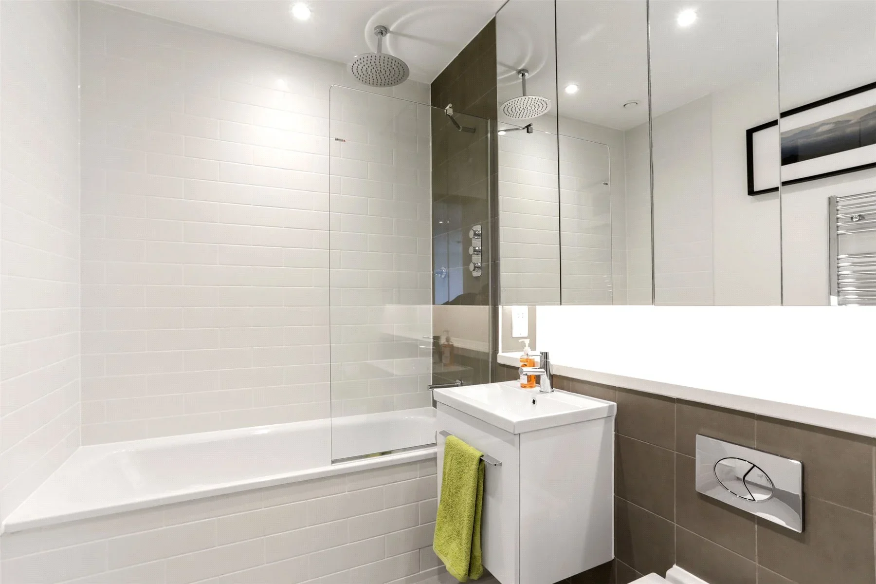 Flat Blyth Road in Greater London