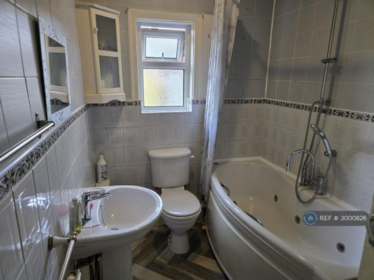 Flat Batley Road in Wakefield