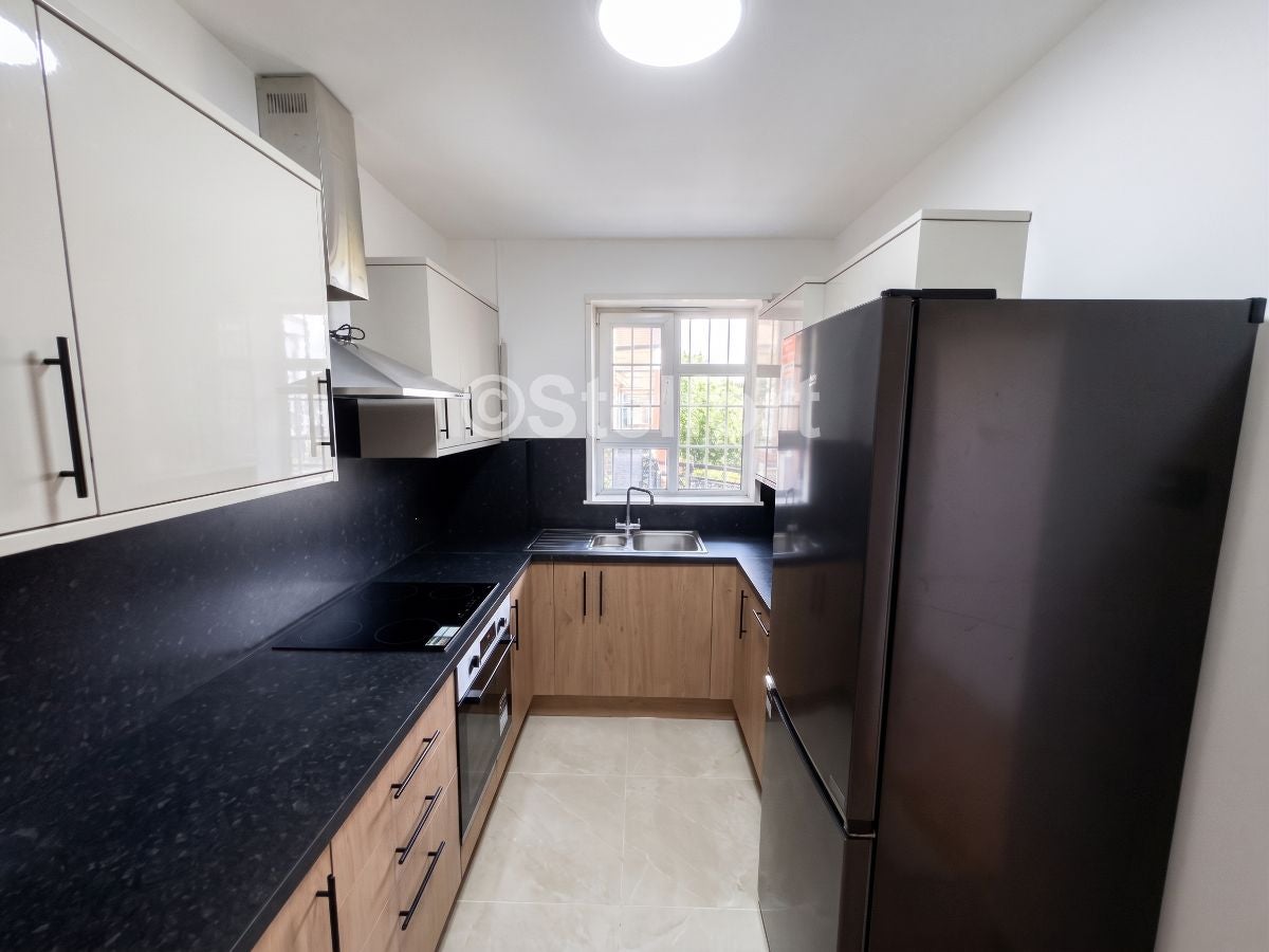 Flat Murray Grove in Greater London