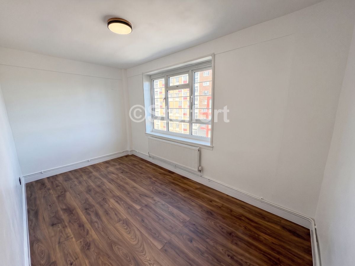Flat Murray Grove in Greater London