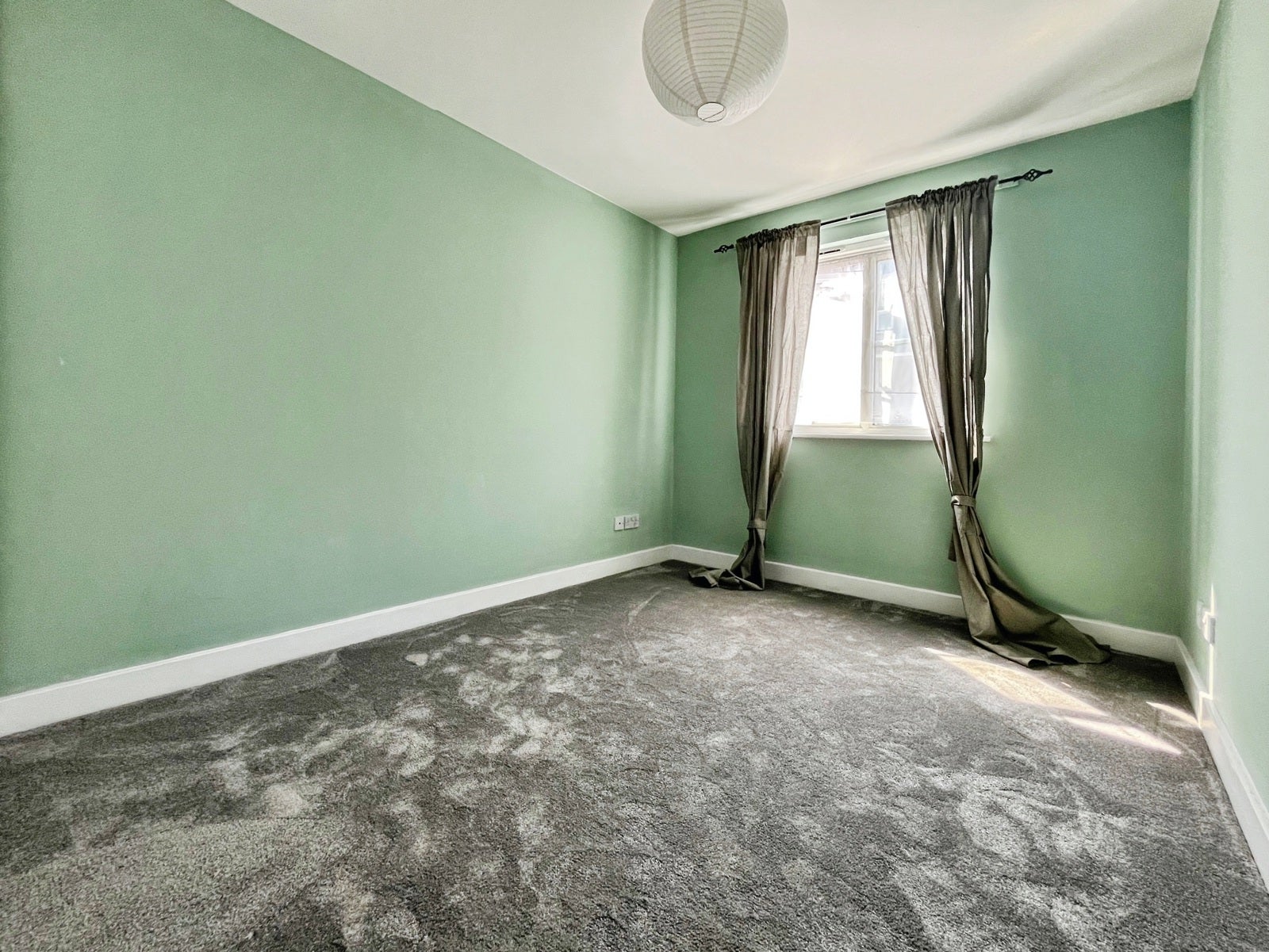 Flat Gurnell Grove in Greater London