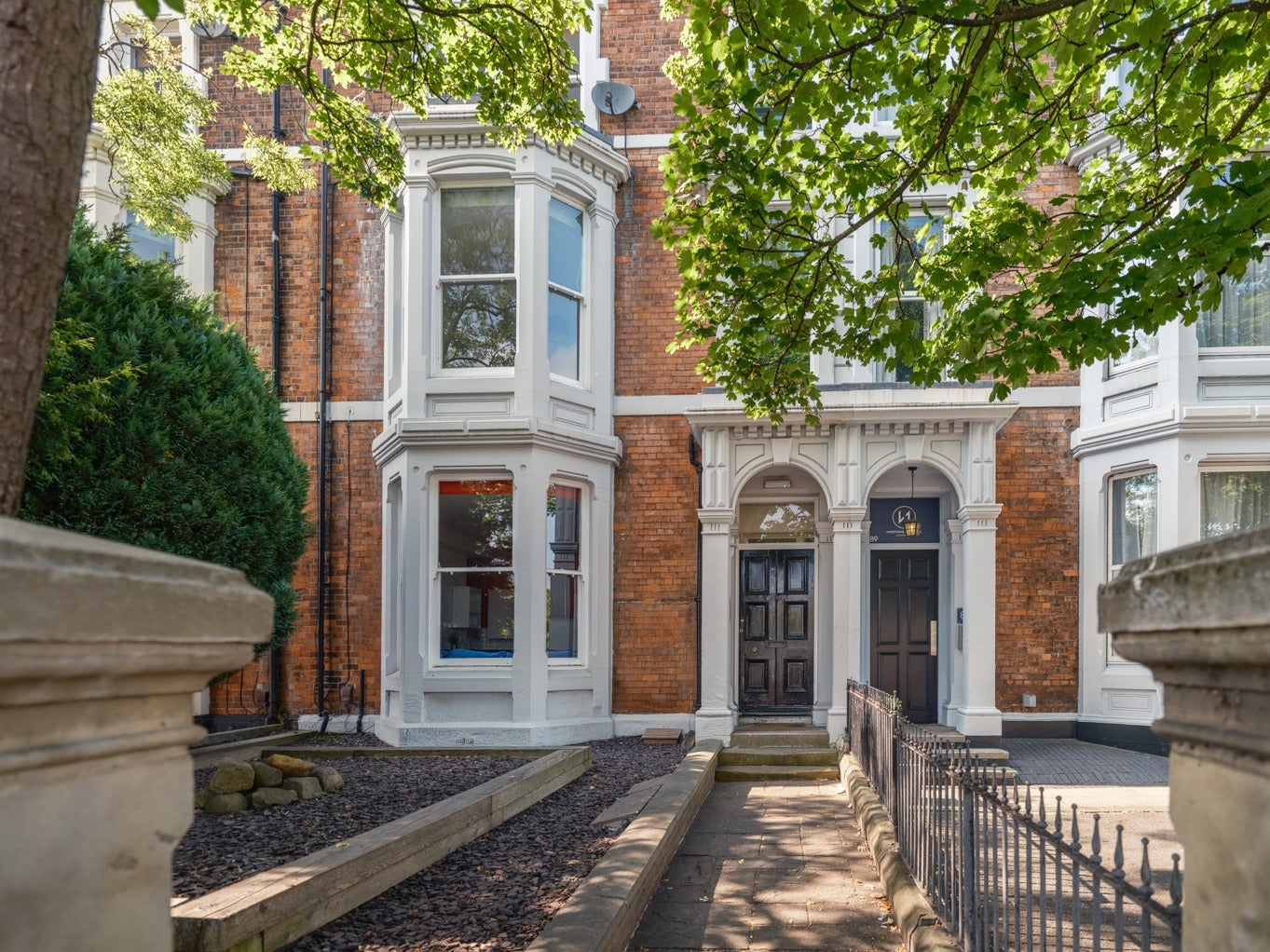 Flat Jesmond Road in Newcastle upon Tyne