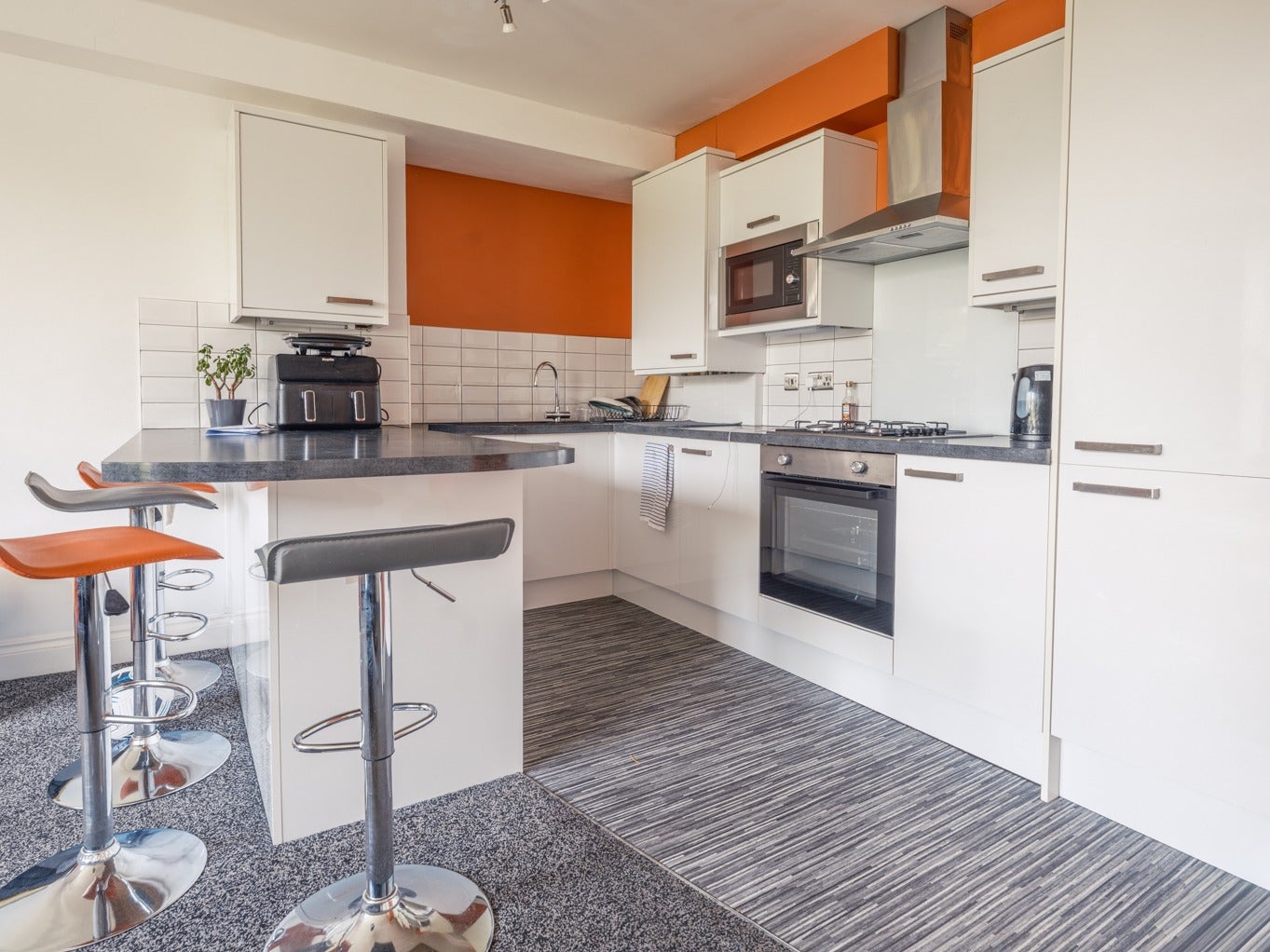 Flat Jesmond Road in Newcastle upon Tyne