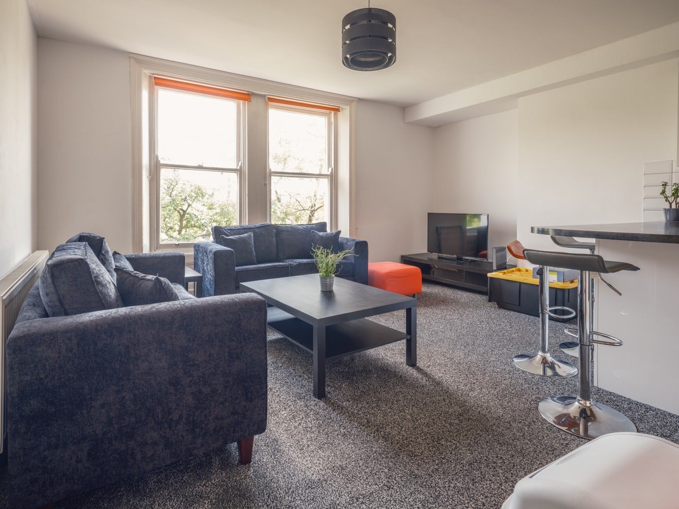 Flat Jesmond Road in Newcastle upon Tyne