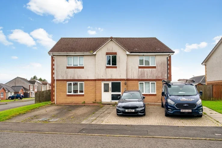 Flat Allison Gardens in Blackridge