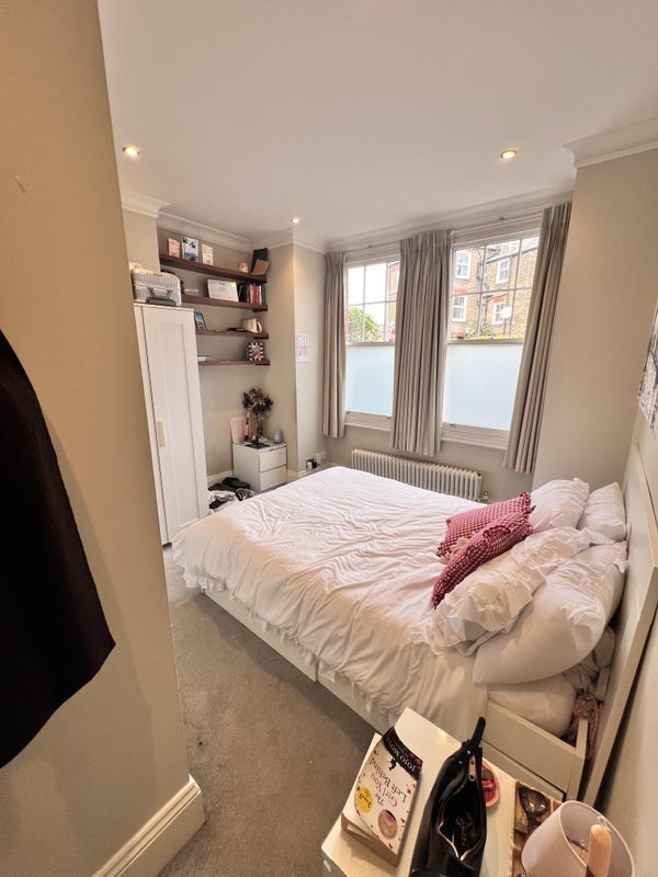 Room Quinton Street in Greater London