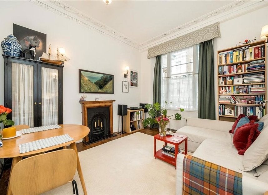 Flat Devonshire Terrace in City of Westminster