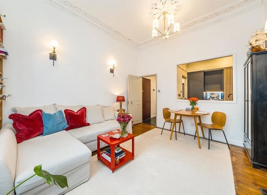 Flat Devonshire Terrace in City of Westminster