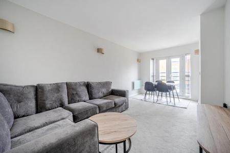 Flat Sovereign Heights in Slough