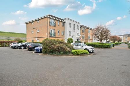 Flat Sovereign Heights in Slough