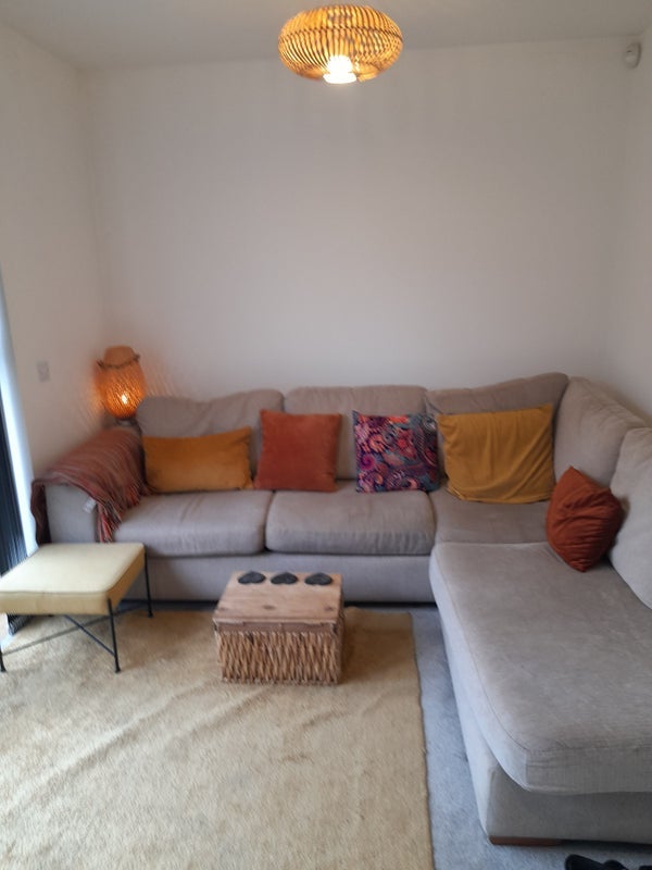 Room Stryd Elai in Cardiff