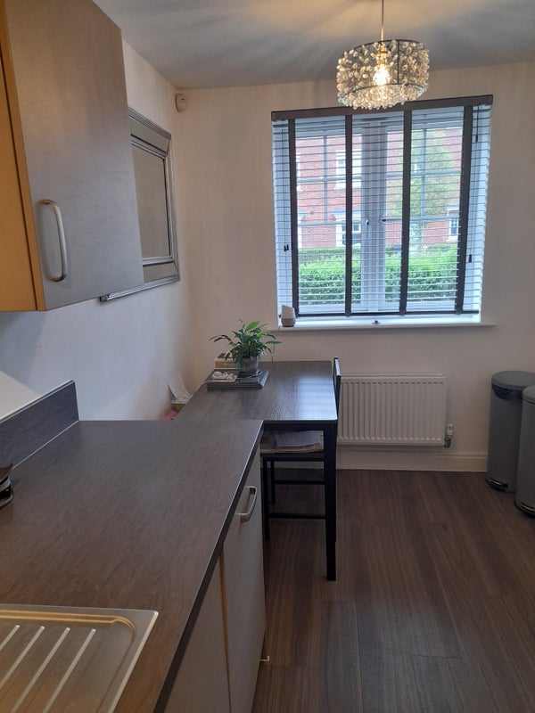 Room Stryd Elai in Cardiff