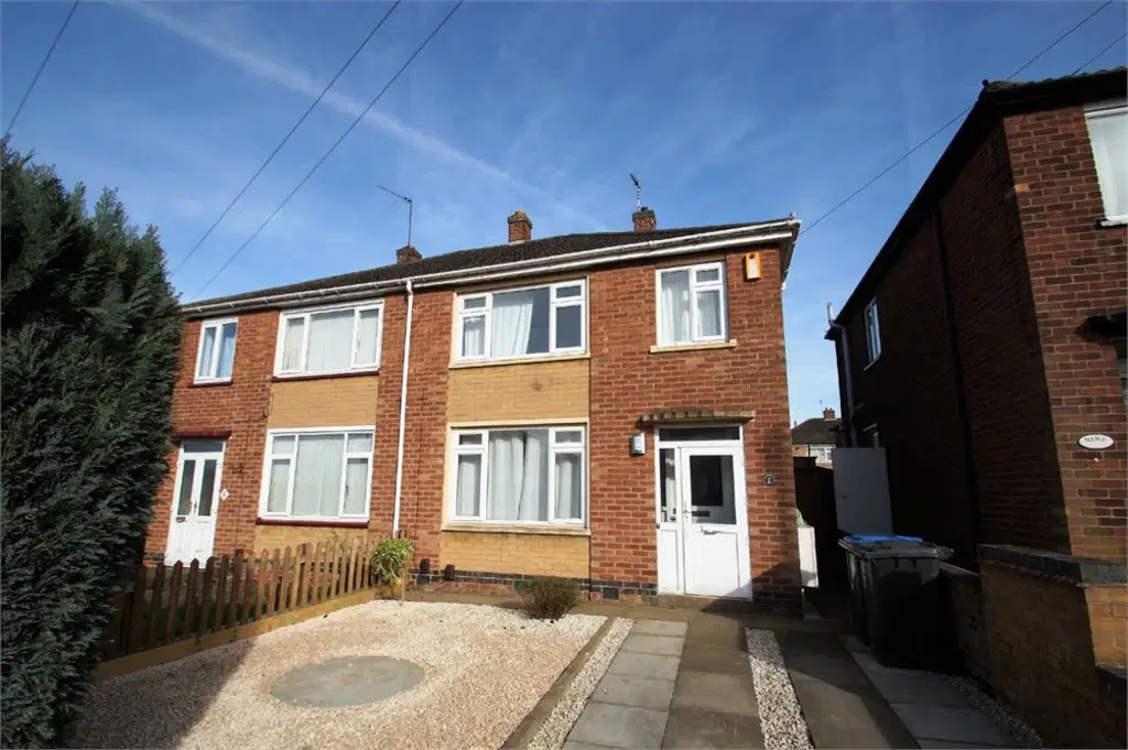 Flat Collingwood Avenue in Rugby