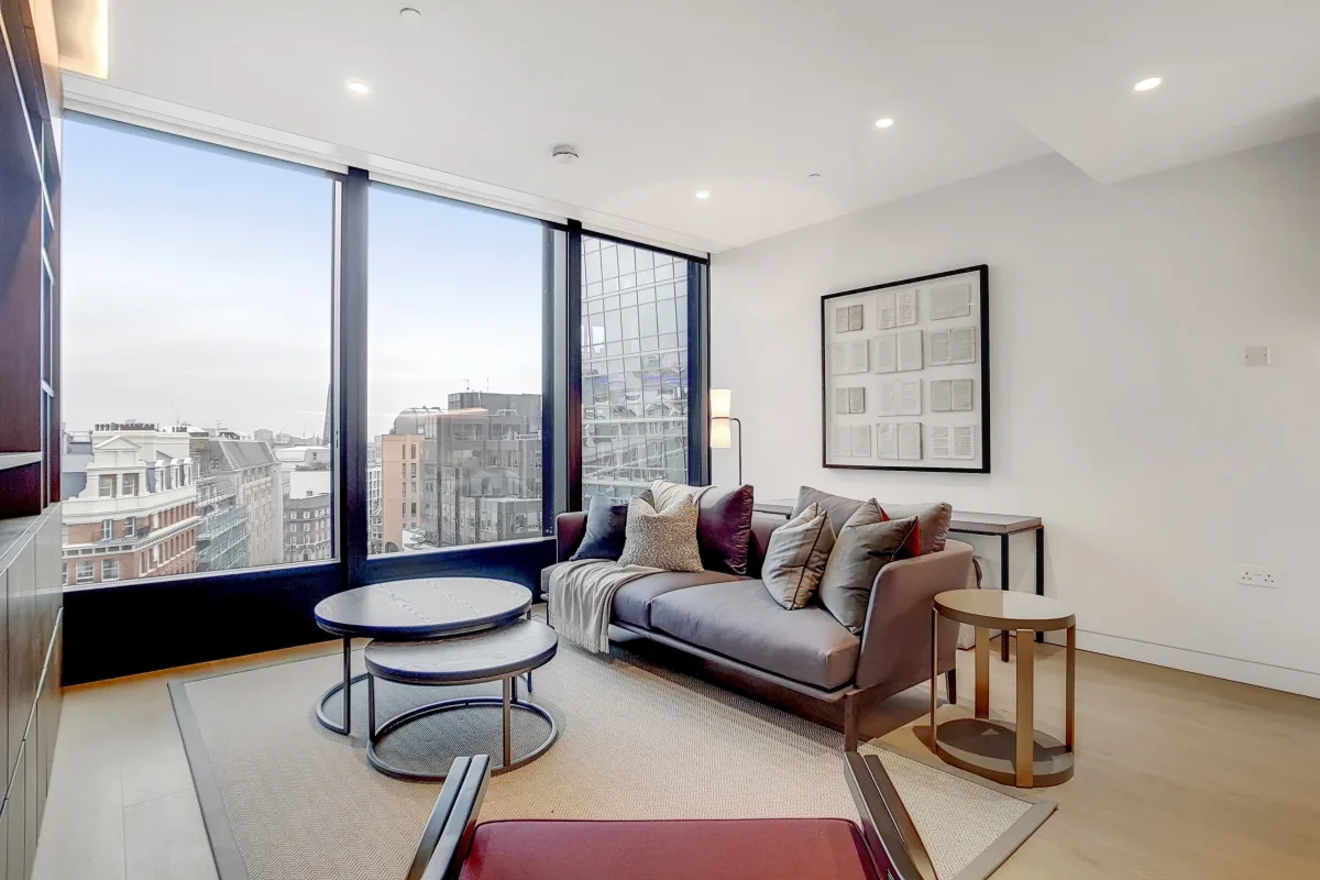 Flat Spenser Street in City of Westminster