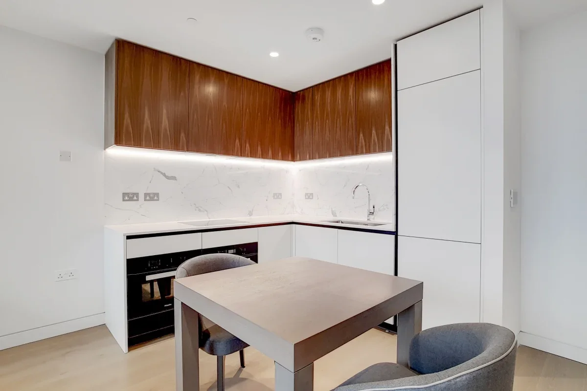 Flat Spenser Street in City of Westminster