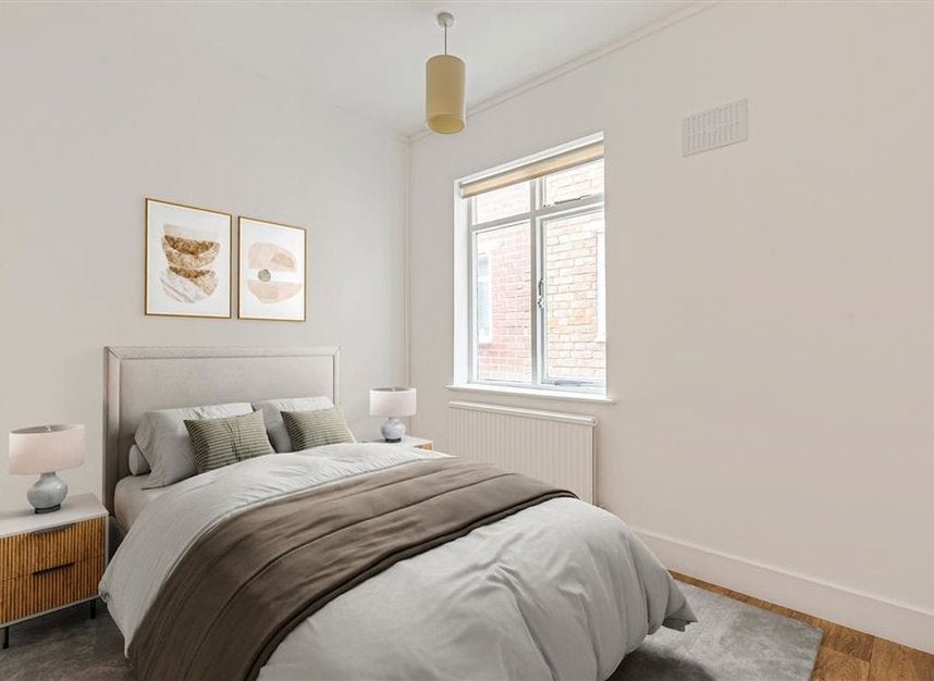 Flat Langham Road in Greater London