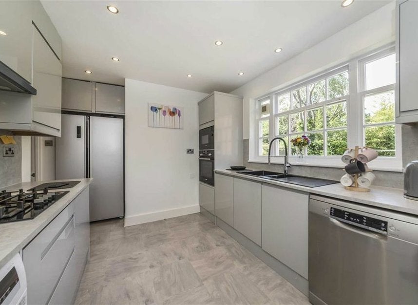 Flat Langham Road in Greater London