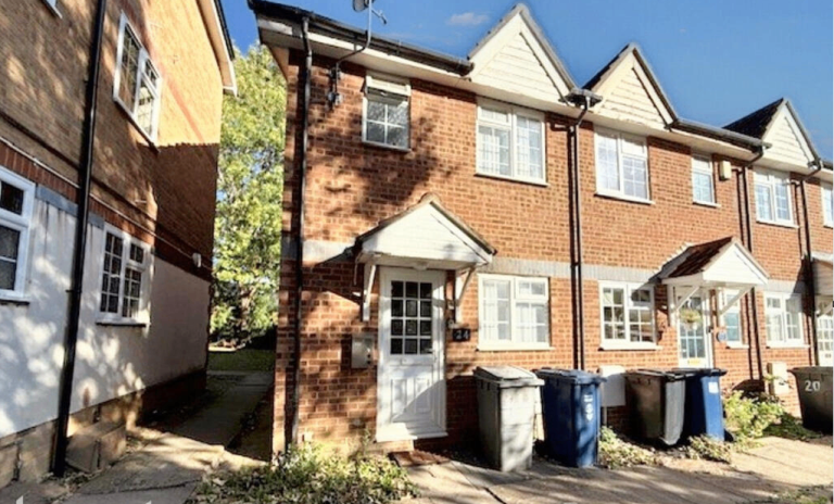 House Eagle Drive in Greater London
