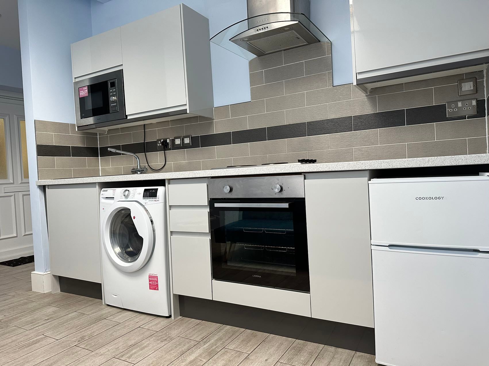 Flat Derwent Avenue in Greater London