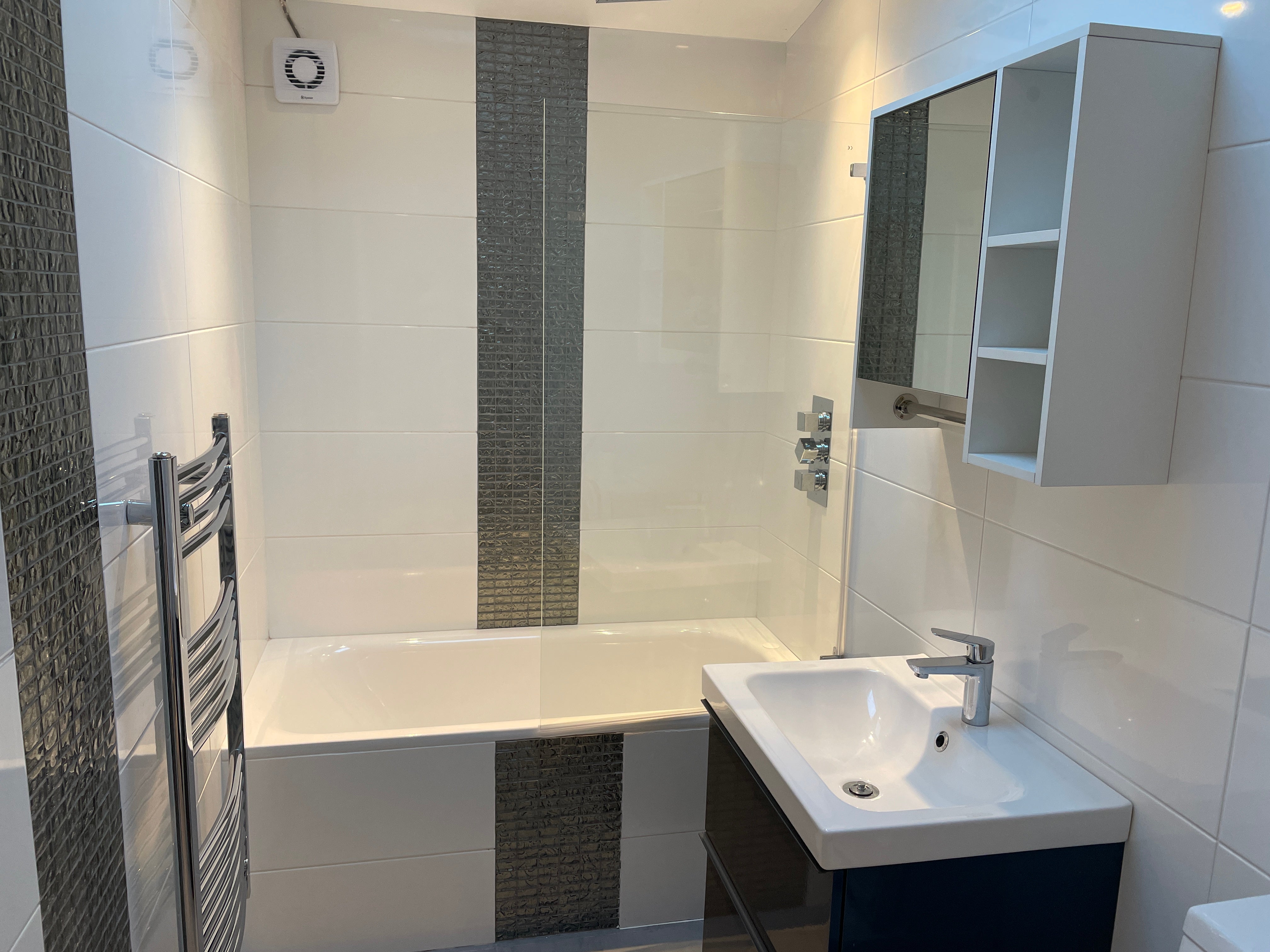 Flat Derwent Avenue in Greater London