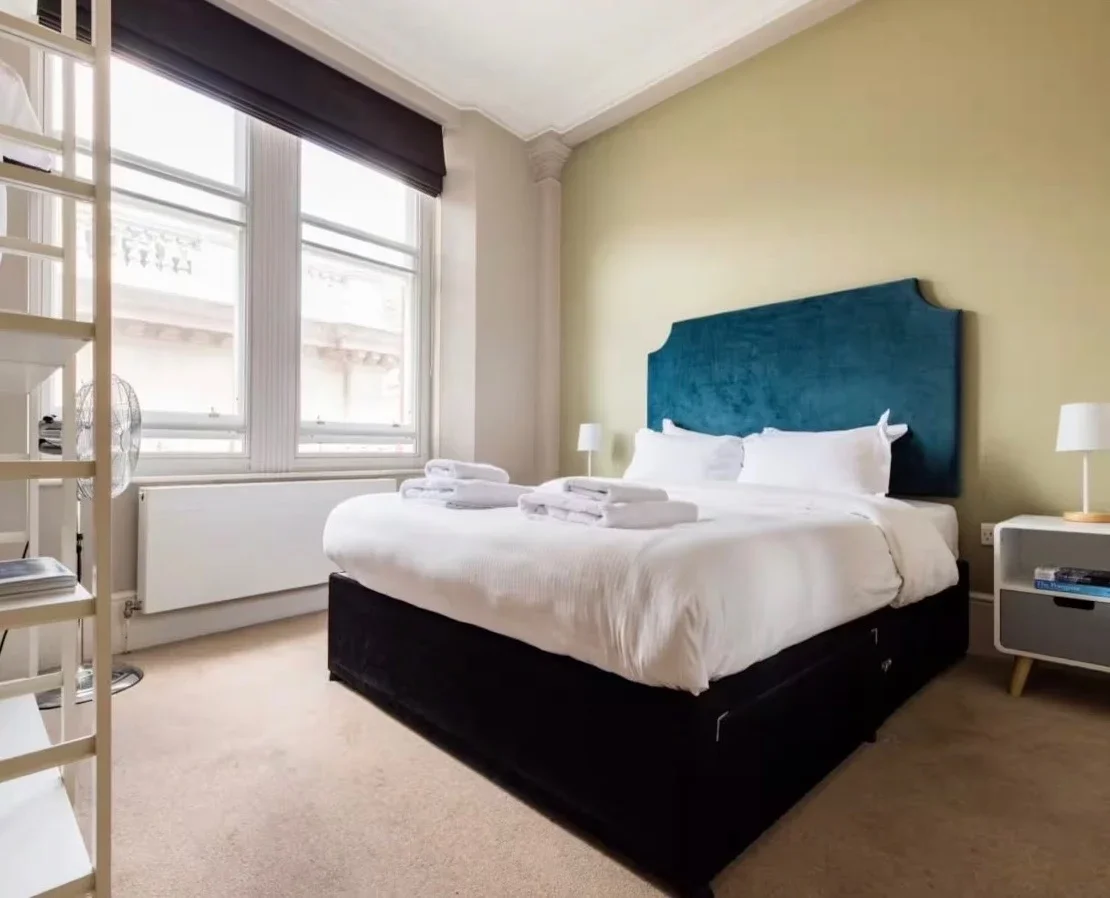 Flat Charing Cross Road in City of Westminster