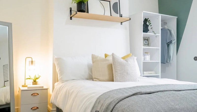 Room Ruskin Avenue in Manchester