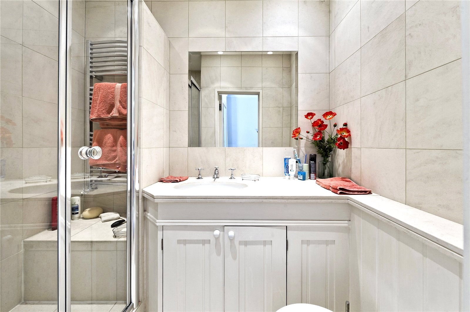 Flat Elsham Road in Greater London