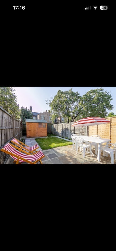 Room Gladstone Avenue in Greater London