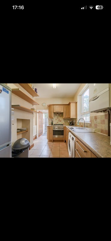 Room Gladstone Avenue in Greater London