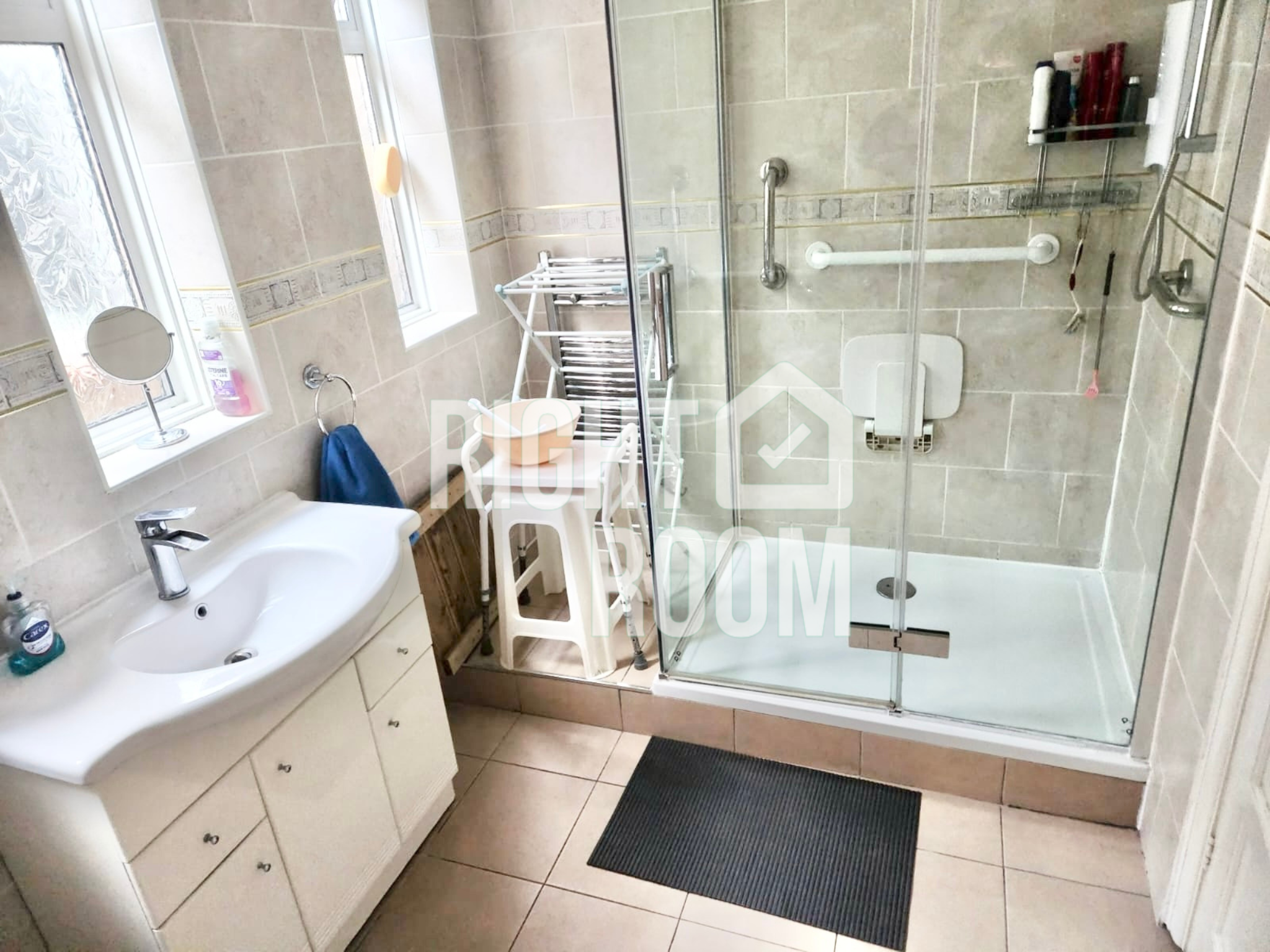 Flat Sharon Gardens in Greater London