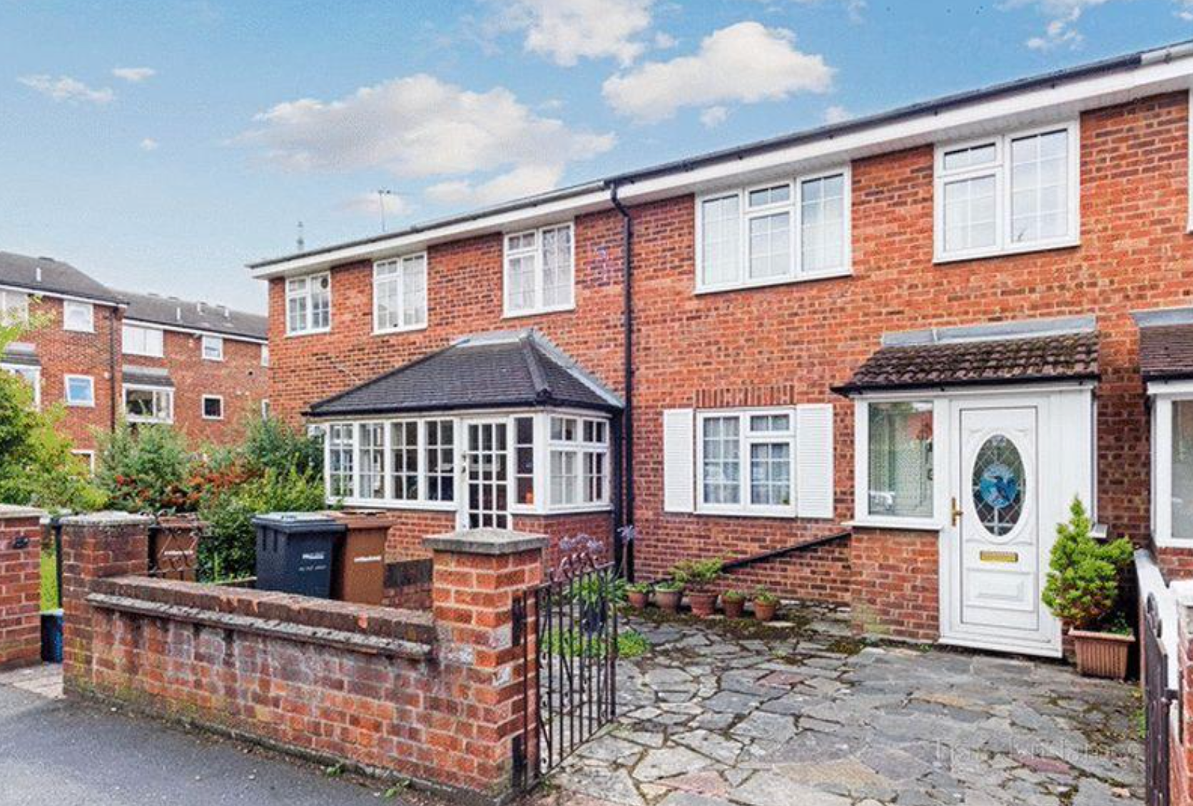 Flat Sharon Gardens in Greater London