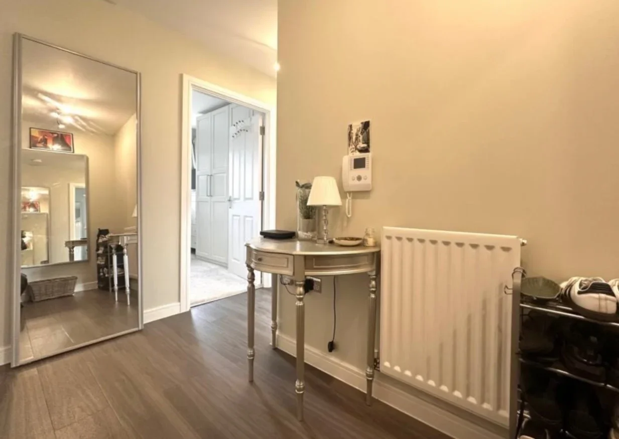 Flat Florence Close in Brentwood