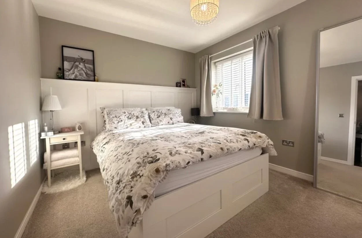 Flat Florence Close in Brentwood