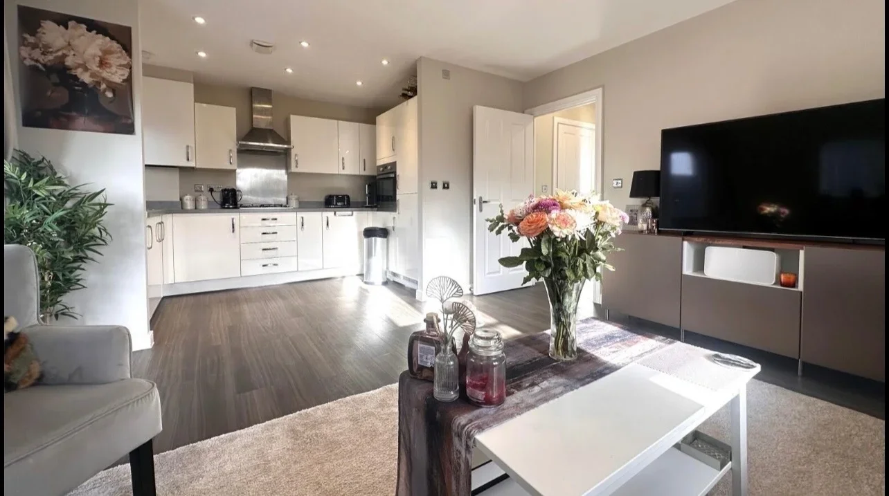 Flat Florence Close in Brentwood