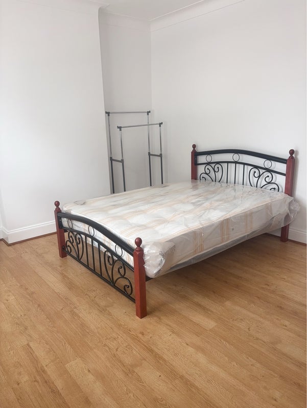 Room Godson Road in Greater London