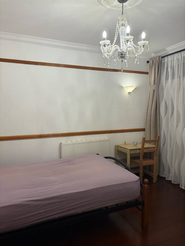 Room Godson Road in Greater London