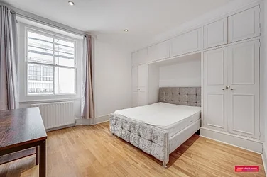 Flat Transept Street in City of Westminster