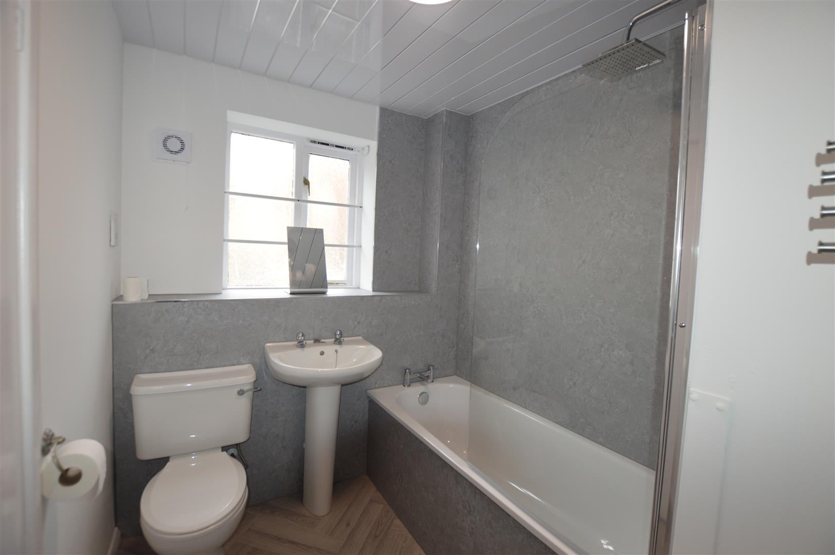 Flat Upper Moss Lane in Manchester