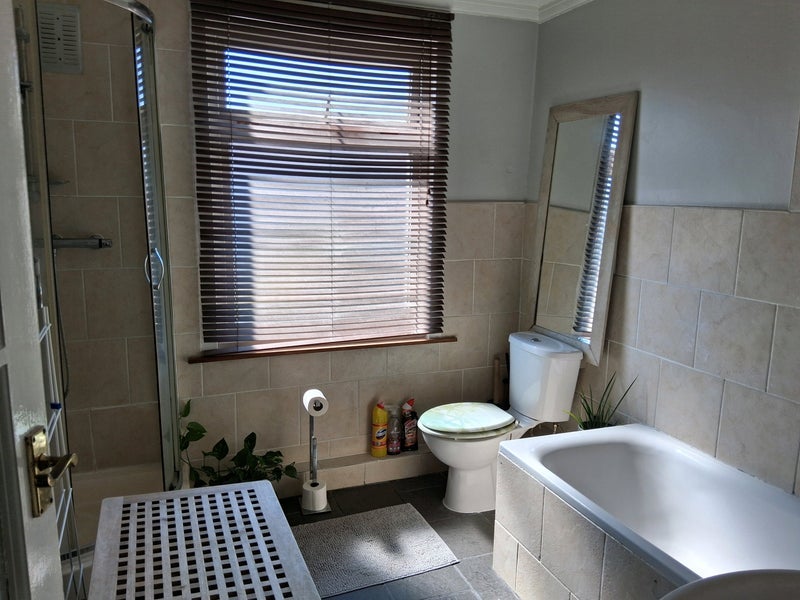 Room Albert Road in Greater London