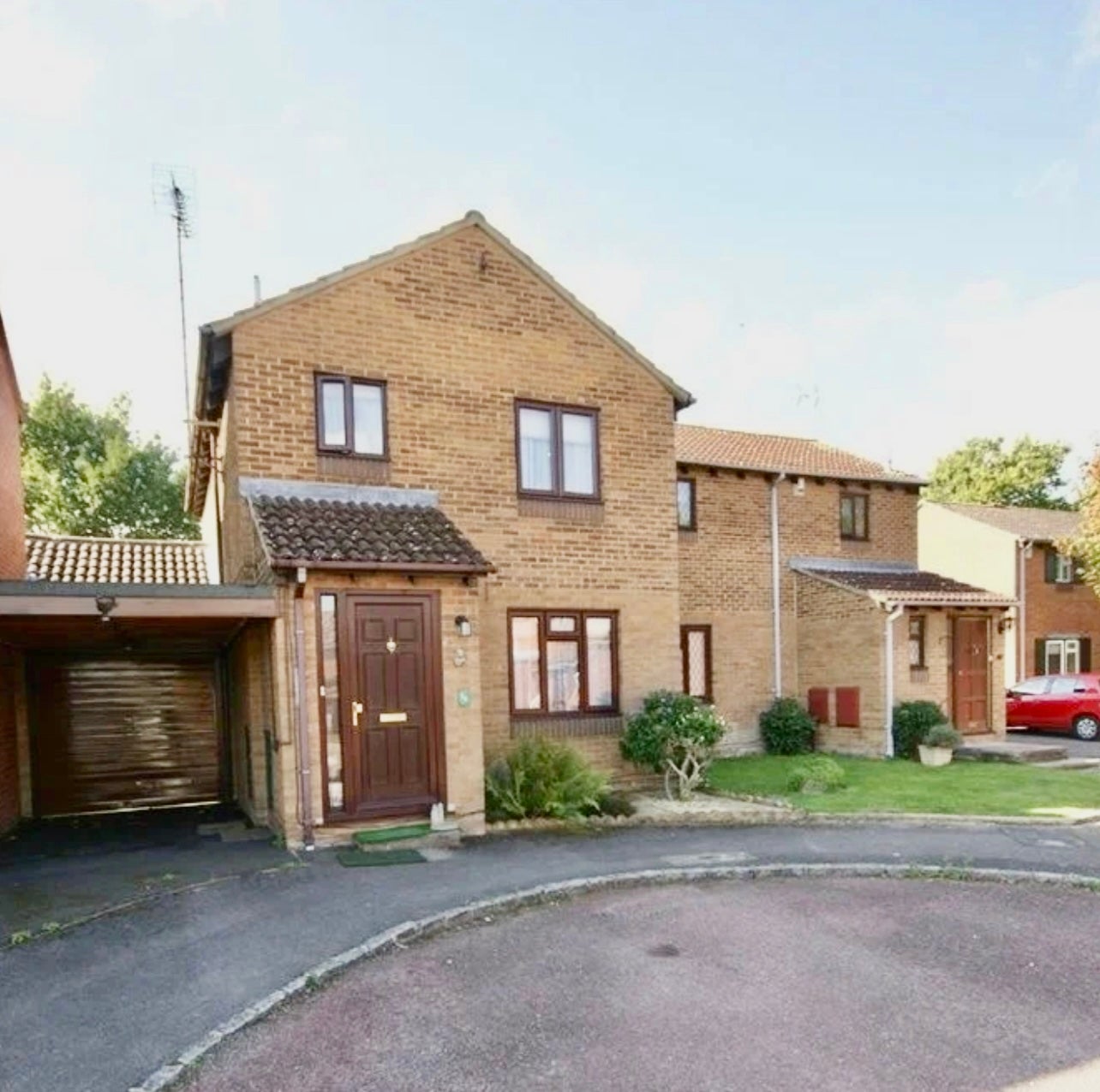 House Rickman Close in Woodley