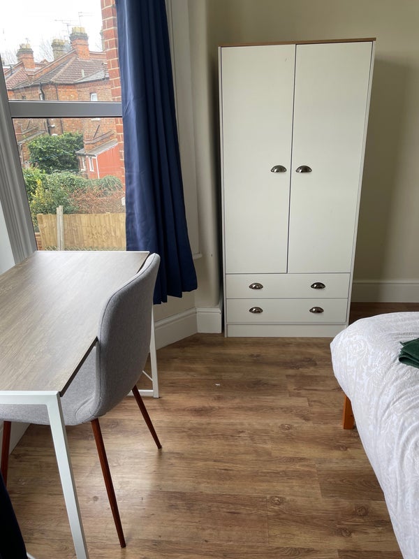 Room Hawarden Road in Greater London