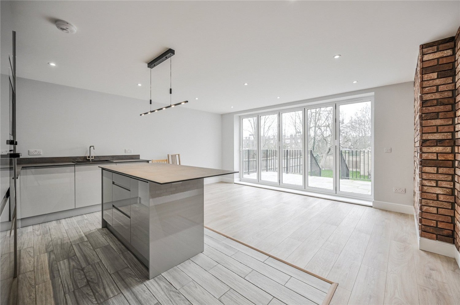Flat Marlborough Road in Greater London