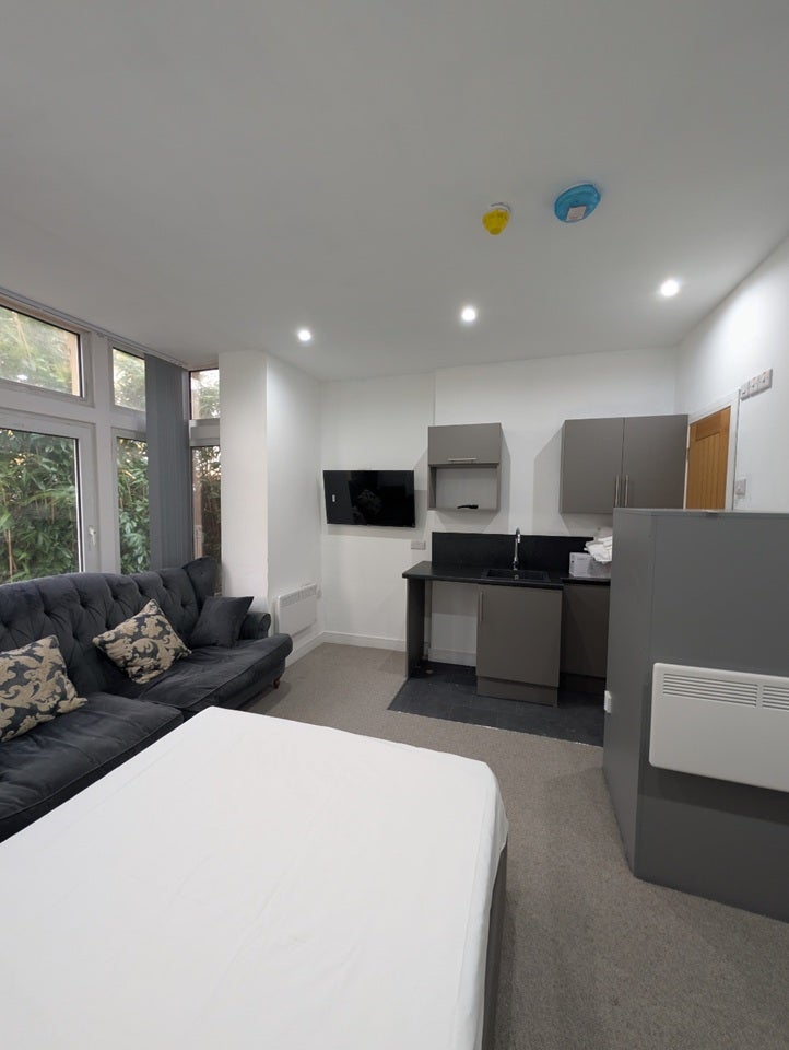 Room St Paul's Road in Preston