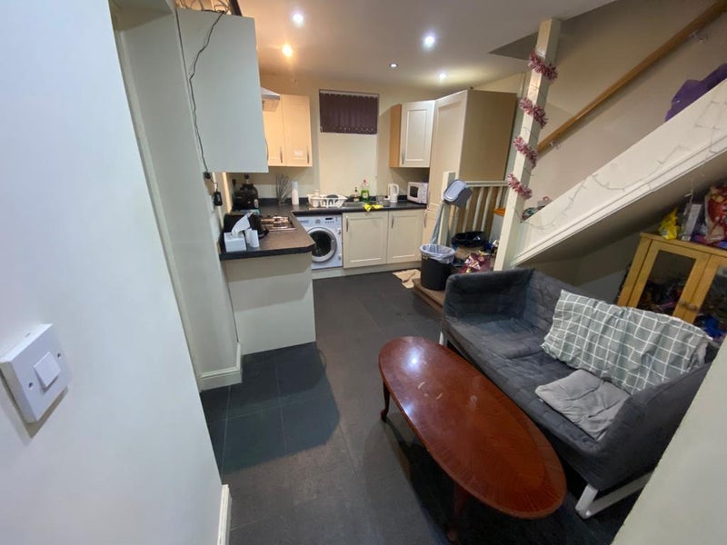 Room Corkland Road in Manchester